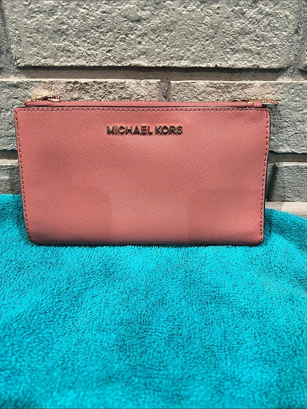Michael Kors Jet Set Travel Large Double Zip Phone Wristlet Pink